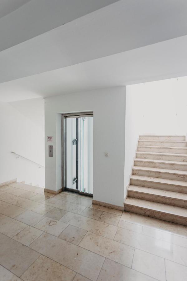 Traber Apartments Im Herzen Leipzigs Balkon Parkplatz Экстерьер фото
