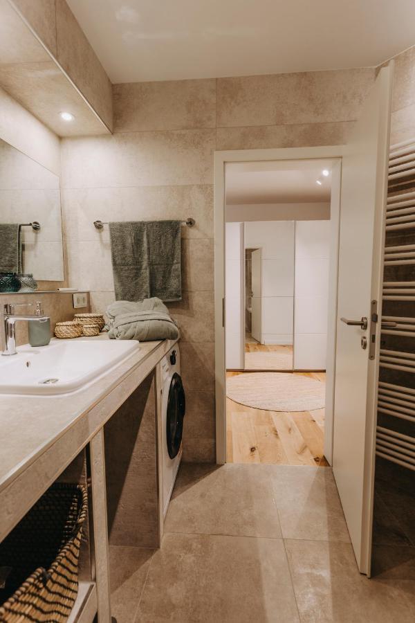 Traber Apartments Im Herzen Leipzigs Balkon Parkplatz Экстерьер фото